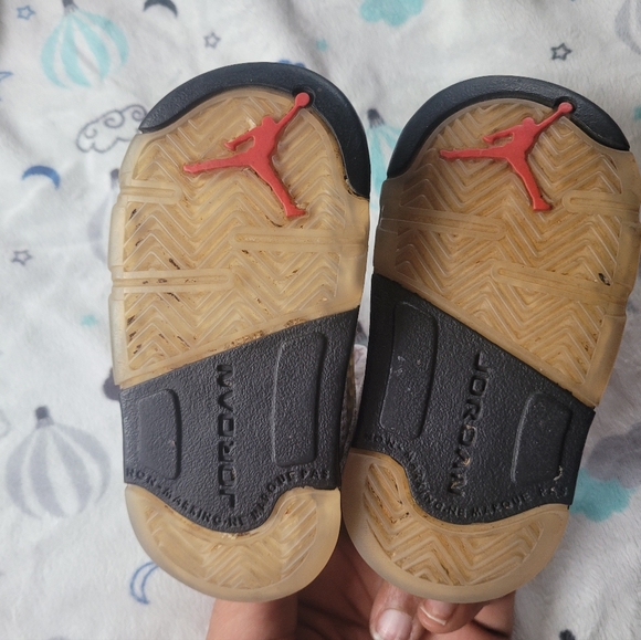 Jordan 5 size 4c white black and red - Picture 5 of 5